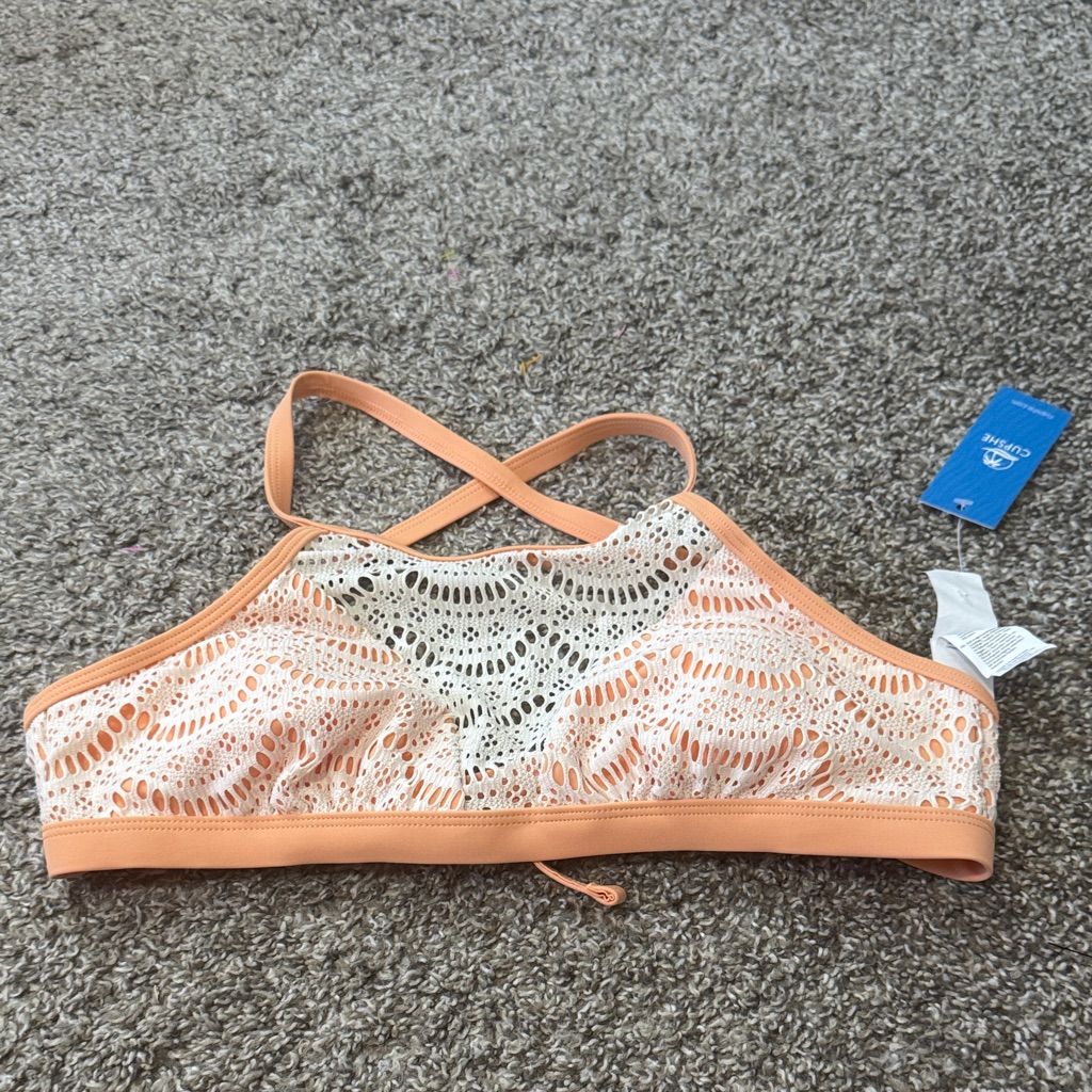 Cupshe Wireless Eyelet Bikini Top